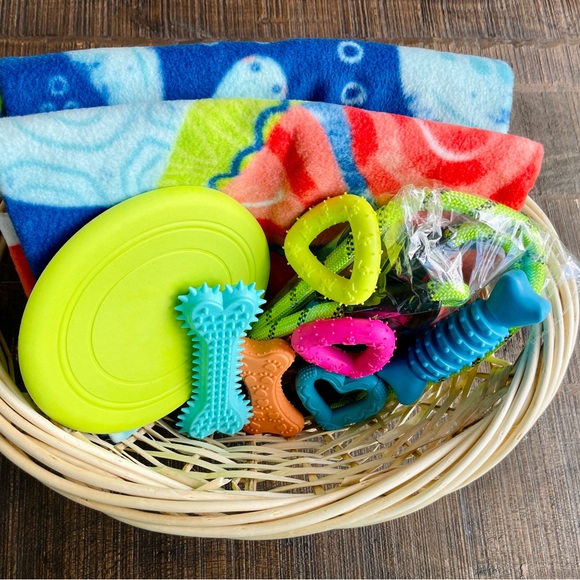 Lola’s Loot & Leashes Other - NWT 🐾💓🧺Pet Gift Baskets 🧺 💓🐾Fur-Baby
